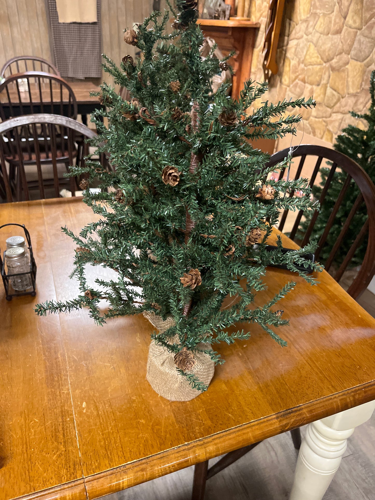 20” Christmas tree with pine ones