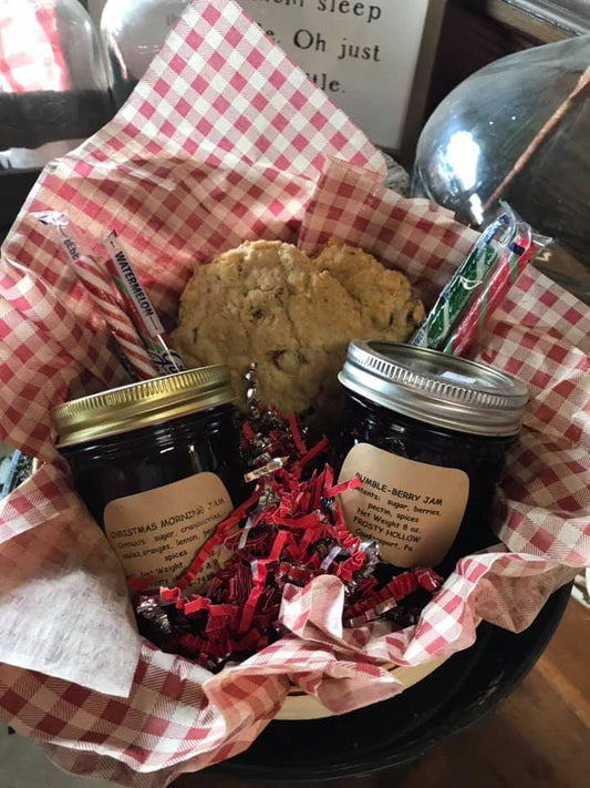 $25 Gift Basket - 8oz Jam, Cookies, Crackers and Decorations