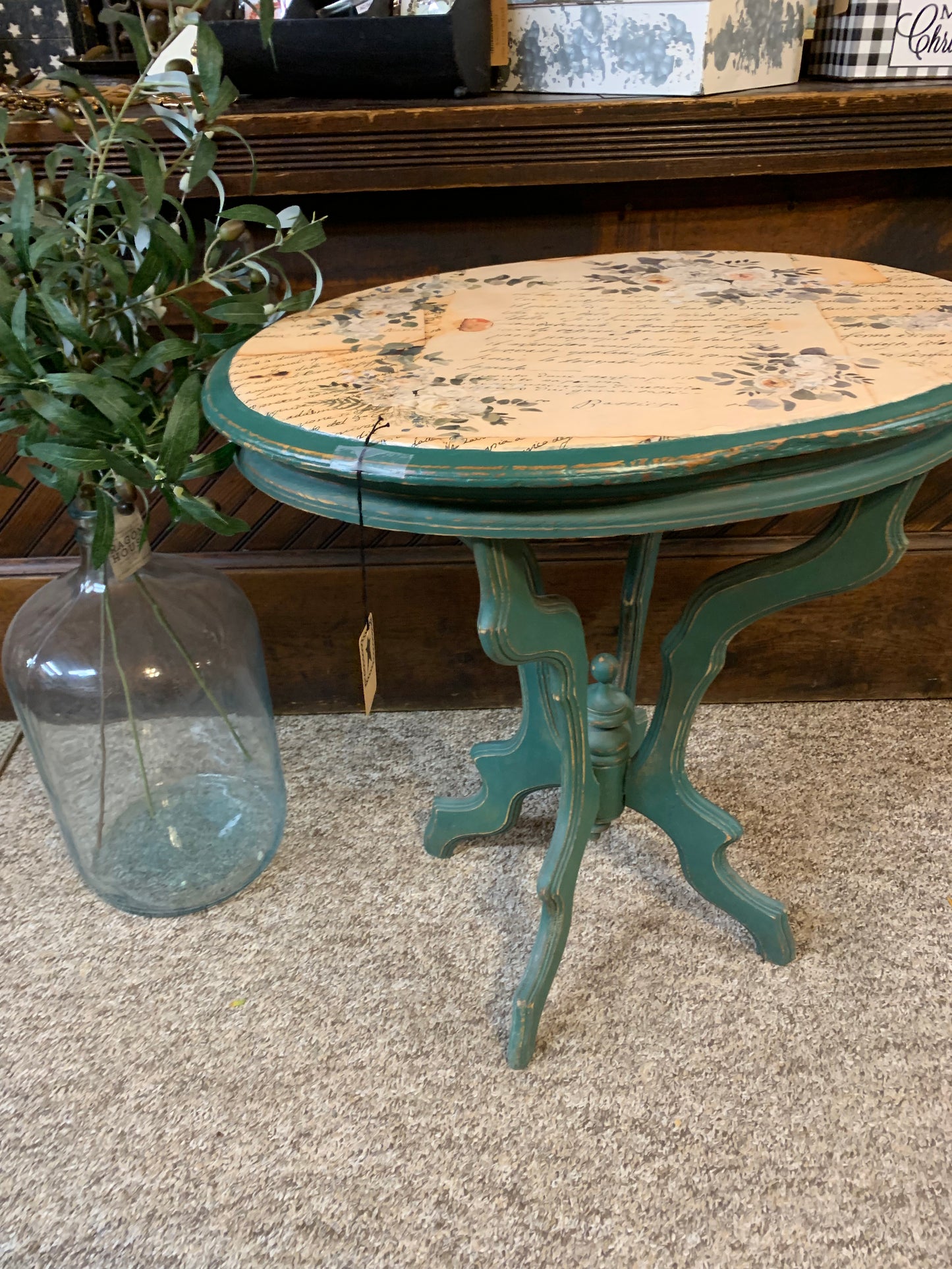 Gail’s one of a kind - Table